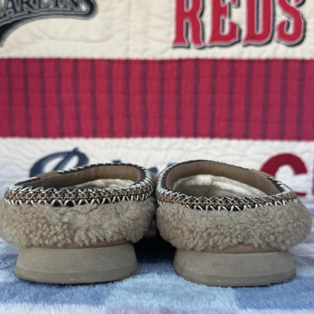 UGG these size